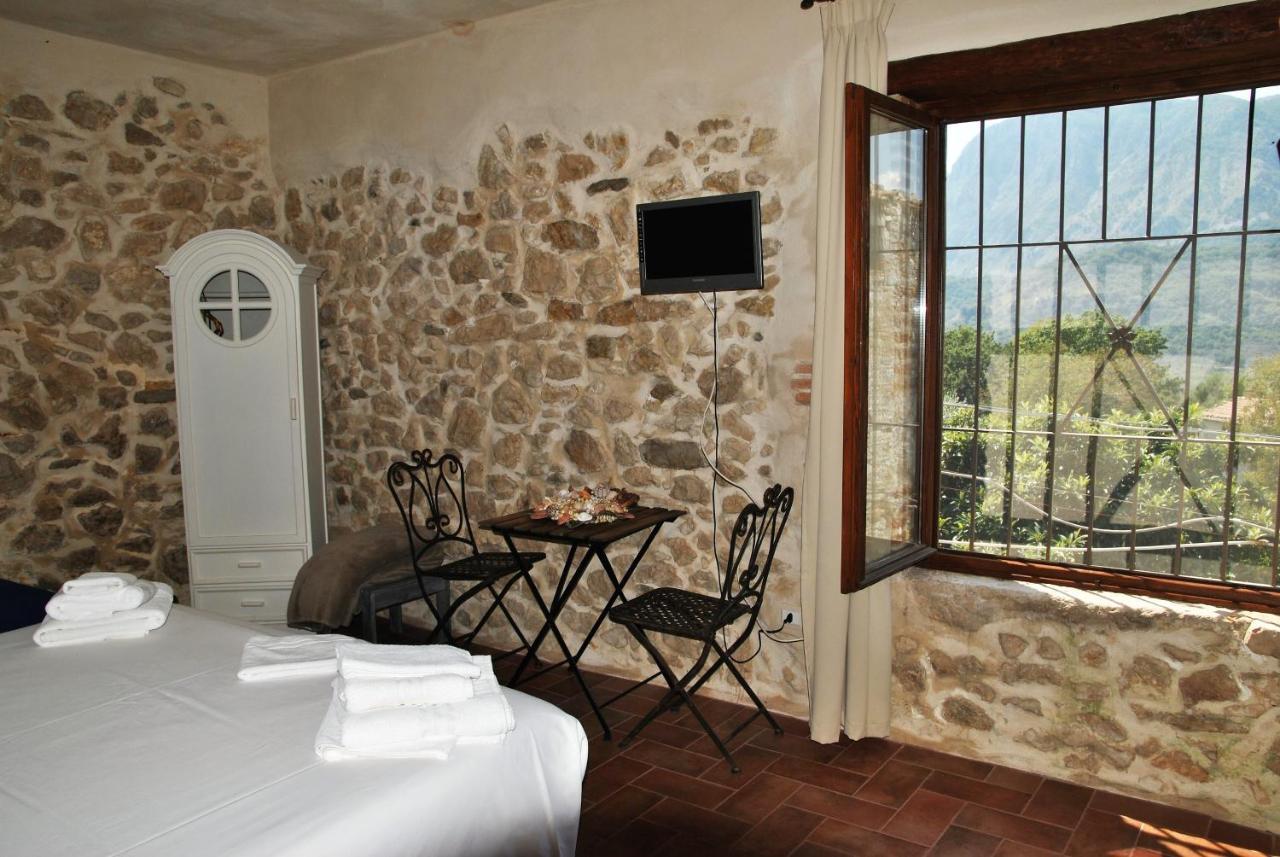 B&B Milleunapietra Romantic Guest House Ausonia Екстериор снимка